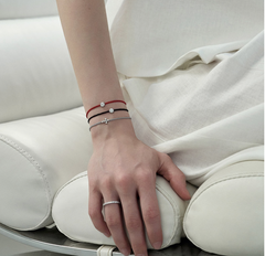 LLOYD 16719842 image 4: 【Pre-Order】LLOYD Silver 925 Essential 0.5ct Moisanite Bracelet - Midnight Black/Liberria Red/Santorini Blue