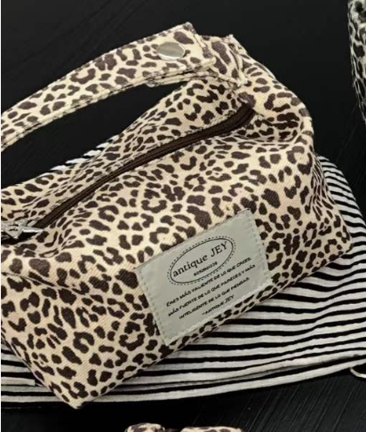 ANTIQUEJEY Leopard Lunchbox Makeup Bag