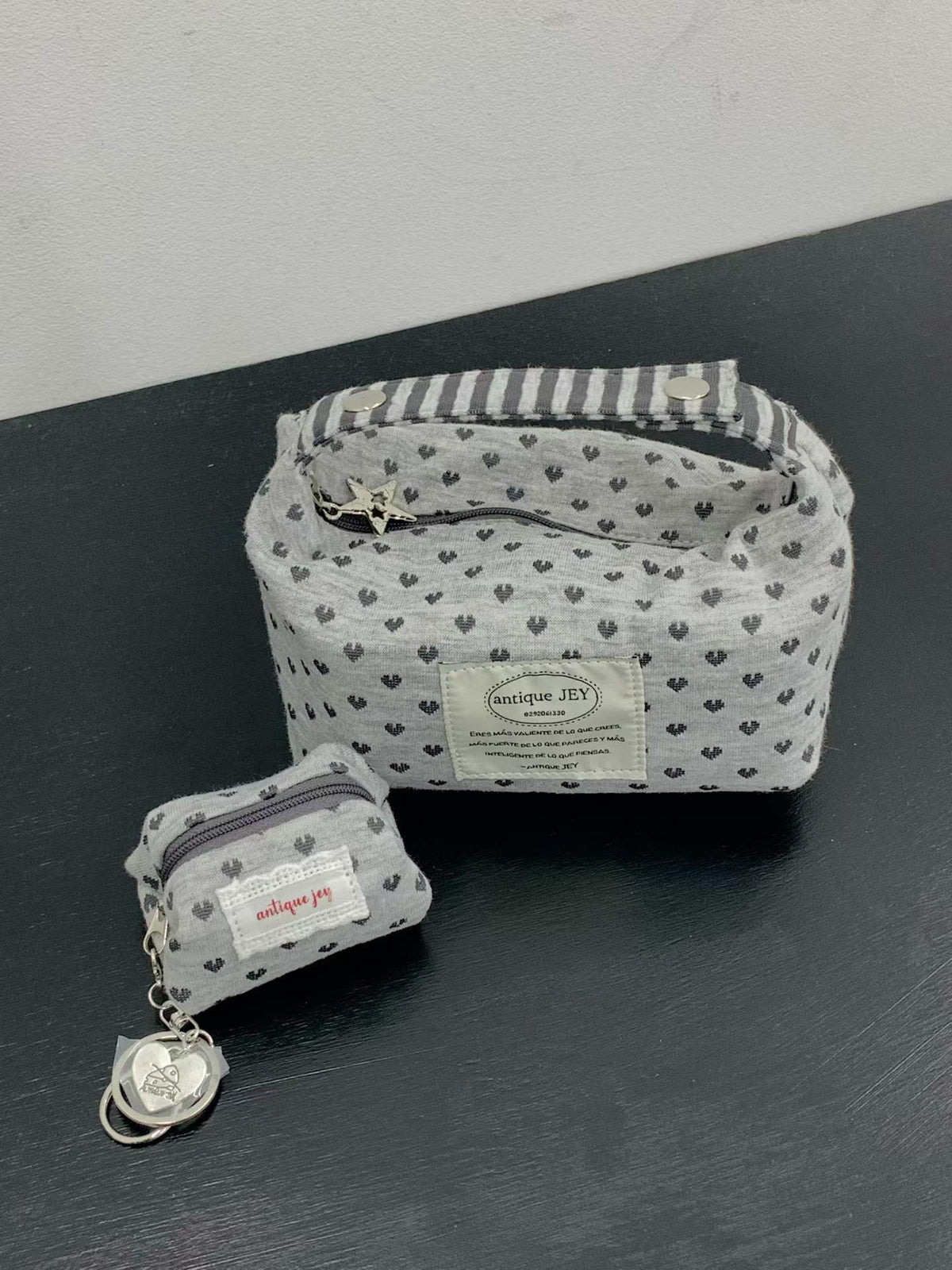 ANTIQUEJEY Love Makeup Bag