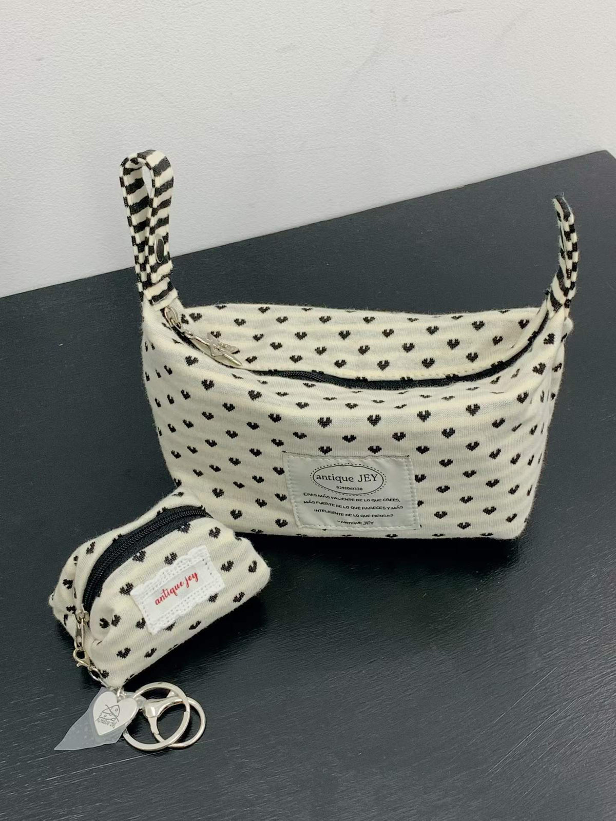 ANTIQUEJEY Love Makeup Bag