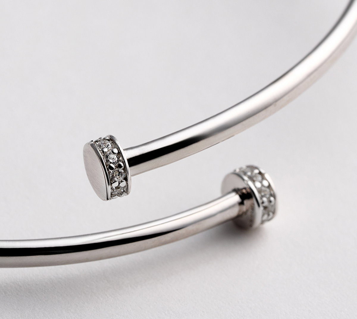 LLOYD 15702919 image 5: 【Pre-Order】Silver 925 Lloyd Essential Peggi Cross Bangle