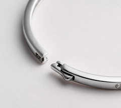 LLOYD 15703008 image 6: 【Pre-Order】Brass Lloyd Essential Dot Light Bangle