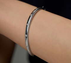 LLOYD 15703008 image 4: 【Pre-Order】Brass Lloyd Essential Dot Light Bangle
